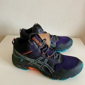 New in Box Asics Gel-Venture 8 mid-top size 11